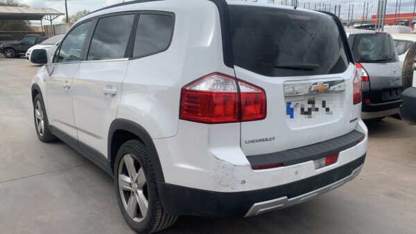 PORTON TRASERO CHEVROLET ORLANDO - Imagen 5