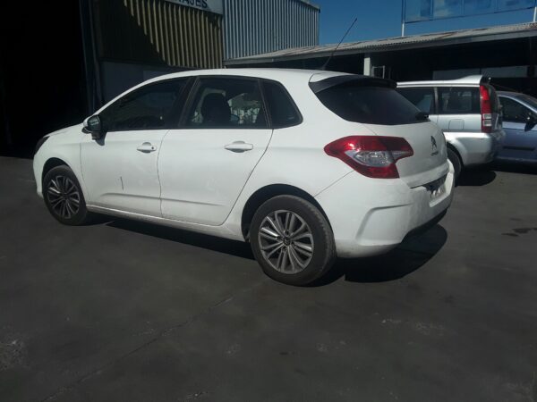 PARAGOLPES TRASERO CITROEN C4 LIM. - Imagen 3