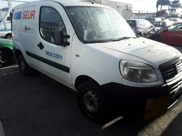 PILOTO TRASERO DERECHO FIAT DOBLO - Imagen 2