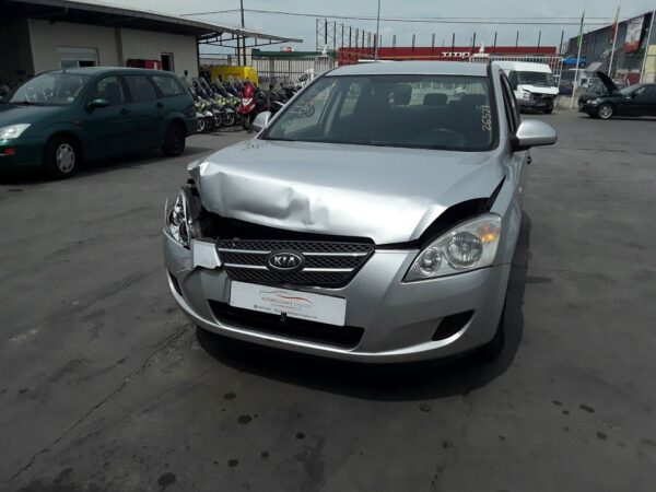 PILOTO TRASERO IZQUIERDO KIA CEE'D - Imagen 2