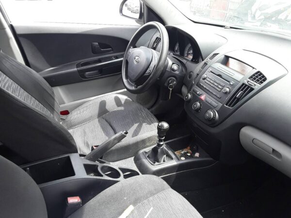 PILOTO TRASERO IZQUIERDO KIA CEE'D - Imagen 5