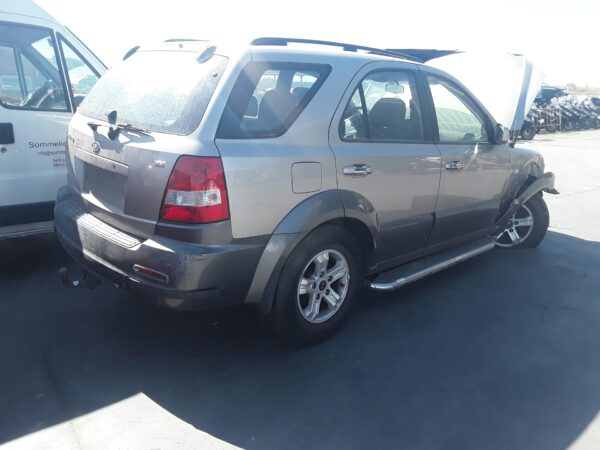PUERTA TRASERA DERECHA KIA SORENTO - Imagen 3
