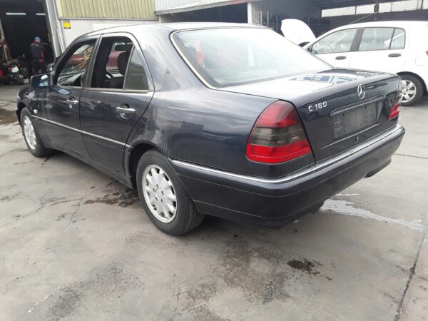 CONDENSADOR / RADIADOR  AIRE ACONDICIONADO MERCEDES CLASE C  BERLINA - Imagen 5