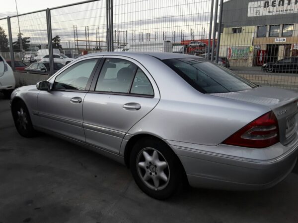 PILOTO TRASERO DERECHO MERCEDES CLASE C  BERLINA - Imagen 2