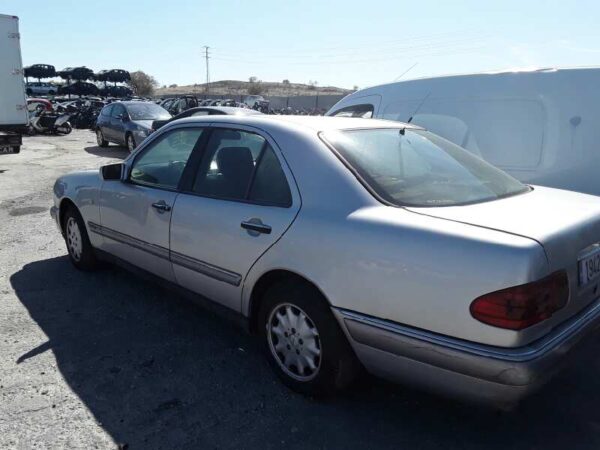 CENTRALITA MOTOR UCE MERCEDES CLASE E BERLINA DIESEL - Imagen 3
