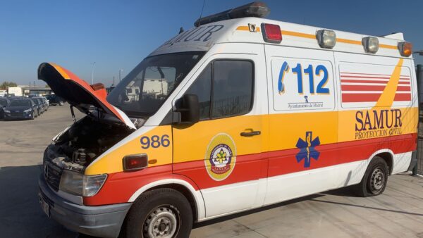 PUERTA DELANTERA DERECHA MERCEDES SPRINTER  COMBI