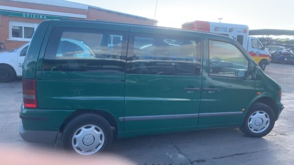FARO DERECHO MERCEDES VITO  COMBI - Imagen 3