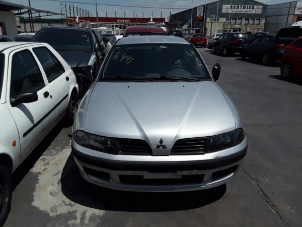 CAJA RELES / FUSIBLES MITSUBISHI CARISMA BERLINA 5 - Imagen 2