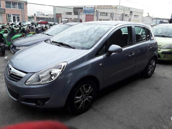 PILOTO TRASERO DERECHO OPEL CORSA D - Imagen 2
