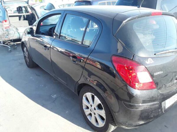 PILOTO TRASERO IZQUIERDO OPEL CORSA D - Imagen 4