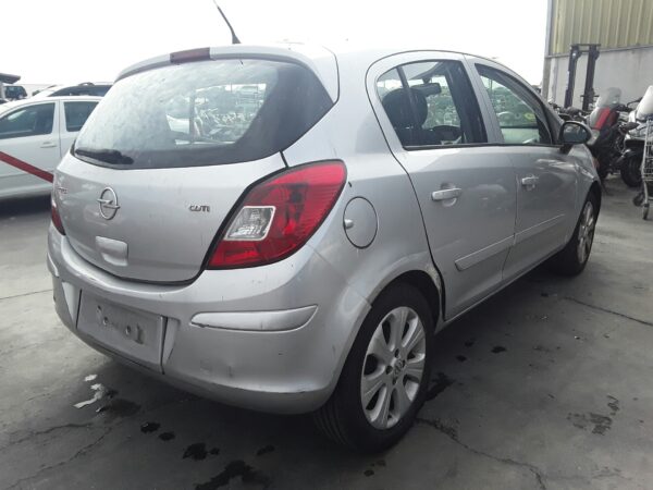 FARO DERECHO OPEL CORSA D - Imagen 4