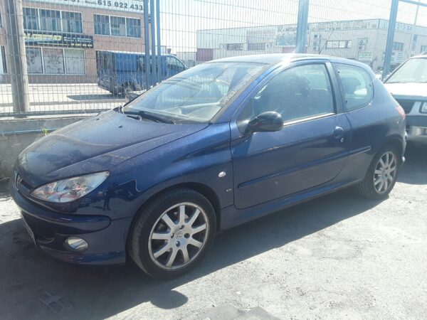 PARAGOLPES TRASERO PEUGEOT 206 BERLINA - Imagen 2