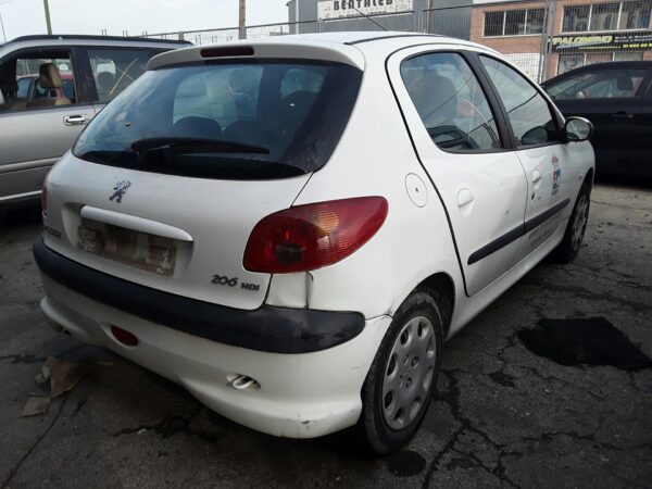 VEHICULO COMPLETO DESPIECE PEUGEOT 206 BERLINA - Imagen 2