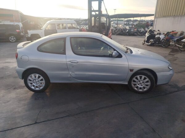 PARAGOLPES DELANTERO RENAULT MEGANE I FASE 2 COUPE (DA...) - Imagen 3