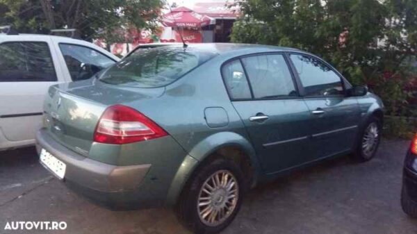 PARAGOLPES TRASERO RENAULT MEGANE II BERLINA 3P - Imagen 3