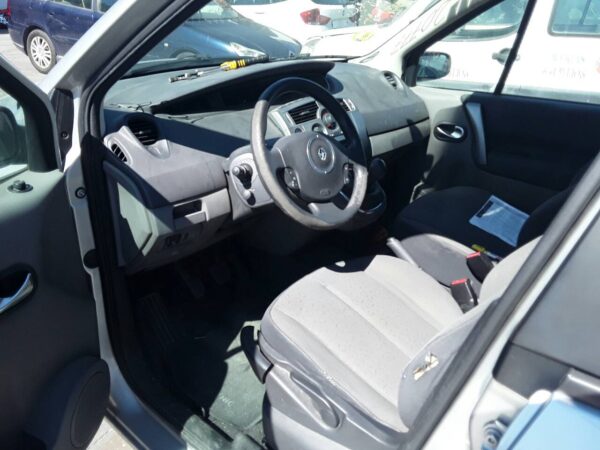 CAJA RELES / FUSIBLES RENAULT SCENIC II - Imagen 4