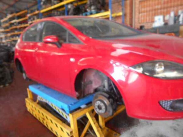 PARAGOLPES TRASERO SEAT LEON - Imagen 3