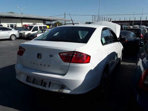 PILOTO TRASERO DERECHO INTERIOR SEAT TOLEDO - Imagen 3