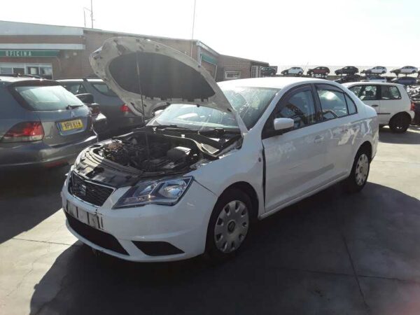 PILOTO TRASERO DERECHO INTERIOR SEAT TOLEDO - Imagen 4