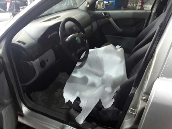 CONDENSADOR / RADIADOR  AIRE ACONDICIONADO SKODA OCTAVIA BERLINA - Imagen 4