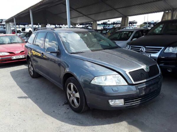 PILOTO TRASERO IZQUIERDO SKODA OCTAVIA BERLINA - Imagen 2