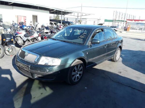 PILOTO TRASERO DERECHO SKODA SUPERB - Imagen 3