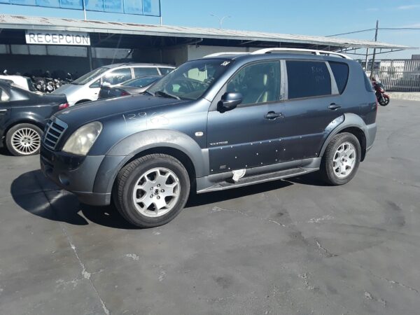 PUERTA TRASERA IZQUIERDA SSANGYONG REXTON - Imagen 3