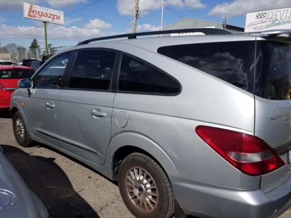 ALETA DELANTERA IZQUIERDA SSANGYONG RODIUS