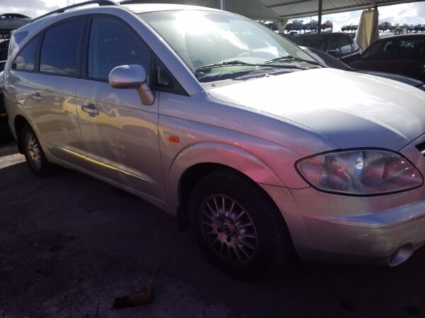 ALETA DELANTERA IZQUIERDA SSANGYONG RODIUS - Imagen 4