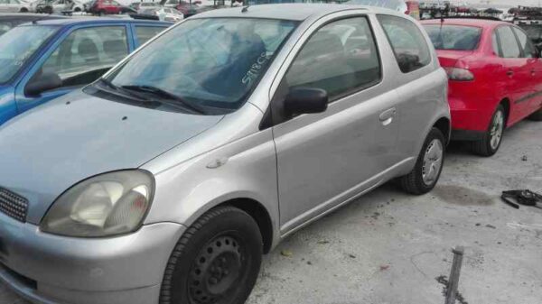 CONDENSADOR / RADIADOR  AIRE ACONDICIONADO TOYOTA YARIS - Imagen 2