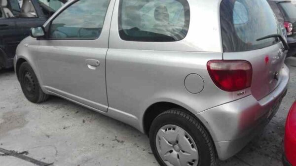 CONDENSADOR / RADIADOR  AIRE ACONDICIONADO TOYOTA YARIS - Imagen 3