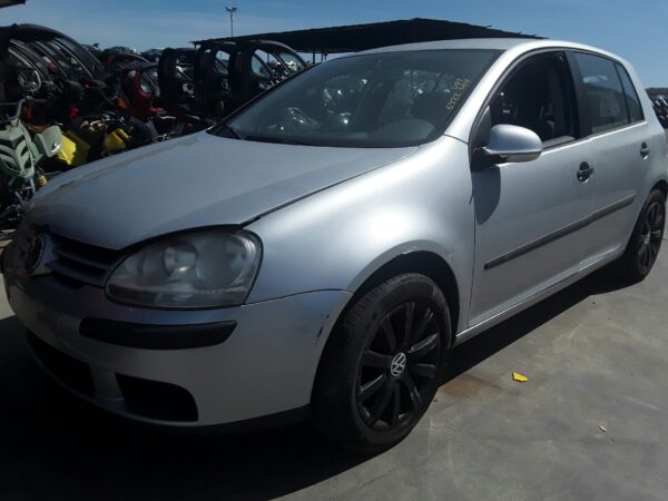 PILOTO TRASERO IZQUIERDO VOLKSWAGEN GOLF V BERLINA - Imagen 2
