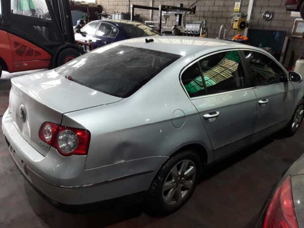 FARO IZQUIERDO VOLKSWAGEN PASSAT BERLINA - Imagen 3