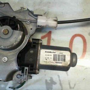 ELEVALUNAS DELANTERO DERECHO NISSAN ALMERA (N16/E)