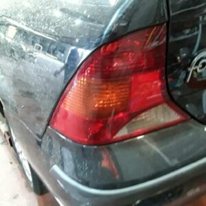 PILOTO TRASERO IZQUIERDO FORD FOCUS BERLINA (CAK)