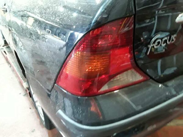 PILOTO TRASERO IZQUIERDO FORD FOCUS BERLINA (CAK)
