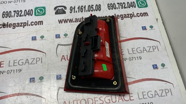 PILOTO TRASERO DERECHO SKODA OCTAVIA BERLINA (1U2)