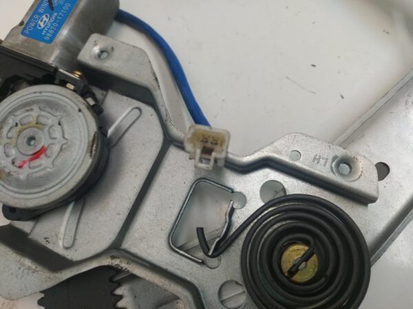 ELEVALUNAS DELANTERO DERECHO HYUNDAI MATRIX (FC)