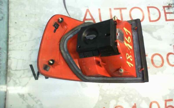 PILOTO TRASERO DERECHO AUDI A6 BERLINA (C4)