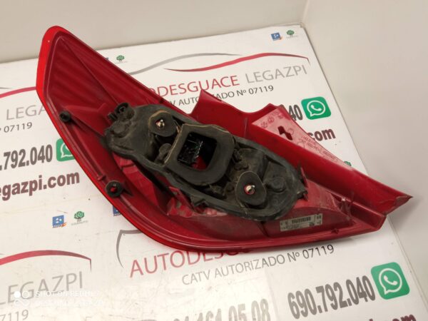 PILOTO TRASERO DERECHO OPEL CORSA D