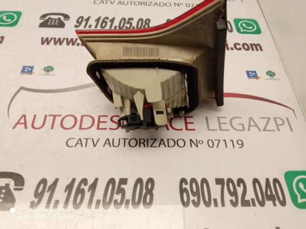 PILOTO TRASERO DERECHO INTERIOR AUDI A4 BERLINA