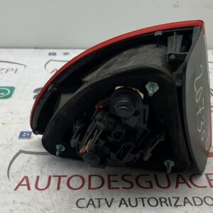 PILOTO TRASERO DERECHO SEAT LEON