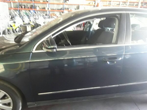 PUERTA DELANTERA IZQUIERDA VOLKSWAGEN PASSAT BERLINA (3C2)