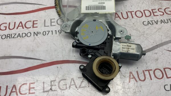 ELEVALUNAS DELANTERO IZQUIERDO TOYOTA COROLLA VERSO