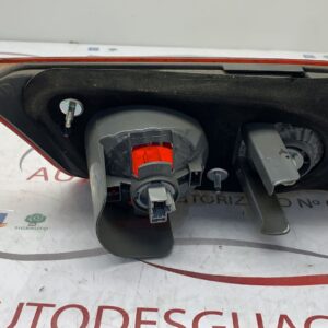 PILOTO TRASERO IZQUIERDO INTERIOR HONDA ACCORD BERLINA (CU)