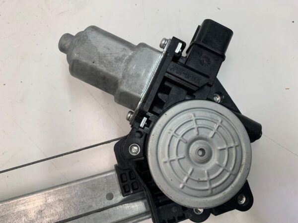 ELEVALUNAS TRASERO IZQUIERDO HONDA CIVIC SEDÁN (FD)