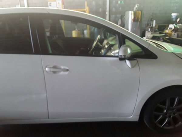 PUERTA DELANTERA DERECHA TOYOTA VERSO