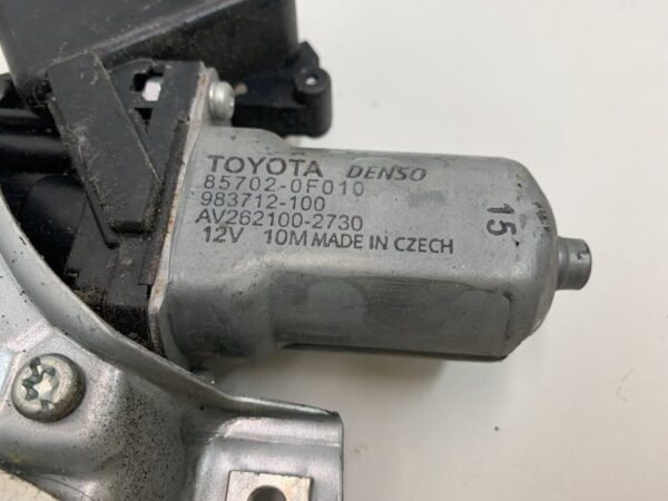 ELEVALUNAS DELANTERO DERECHO TOYOTA YARIS (KSP9/SCP9/NLP9)