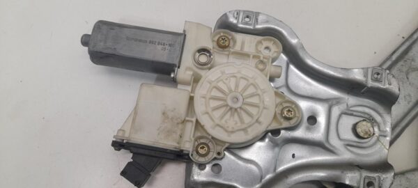 ELEVALUNAS DELANTERO DERECHO TOYOTA COROLLA (E12)