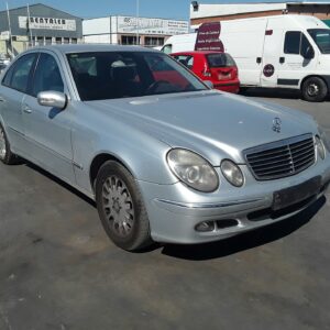 CERRADURA PUERTA DELANTERA DERECHA MERCEDES CLASE E  BERLINA